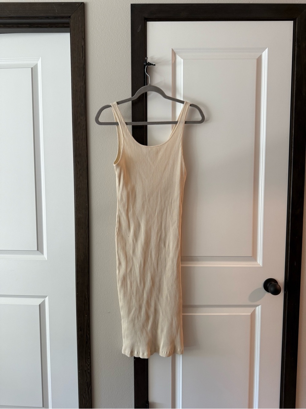 Aritzia Wilfred free Cream Tank Midi Dress